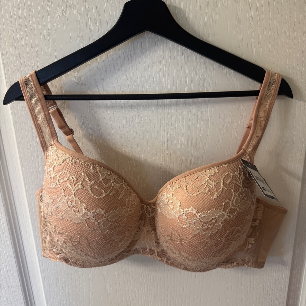 Avenue Lace Underwire Bra in Cream and Tan